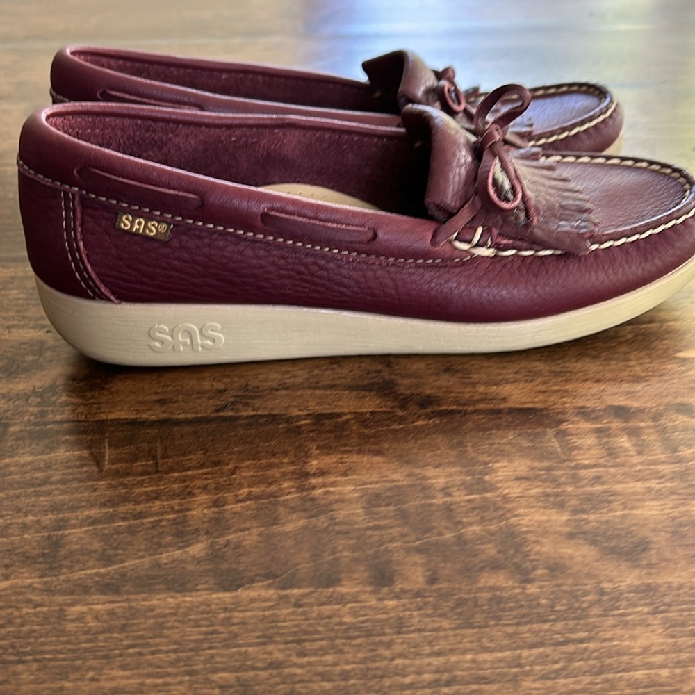 SAS Women's Kiltie Wine Colored Tassel Fringe Loafer Size 8N - Picture 4 of 11